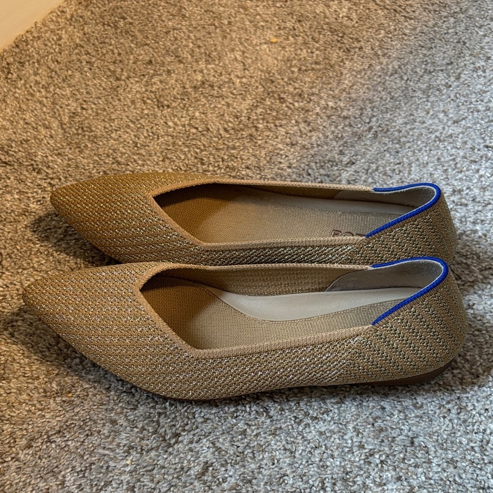 Rothy's Tan Pointed Knit Flats with Blue Trim